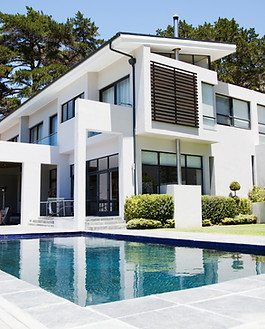 Casa grande y moderno con piscina