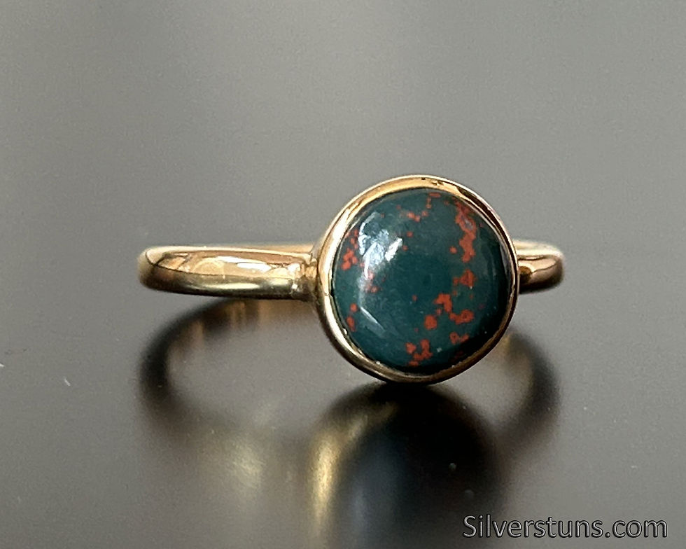 Thumbnail: Bloodstone Ring 10mm Round Cabochon Gold-Plated 925 Sterling Silver Ring