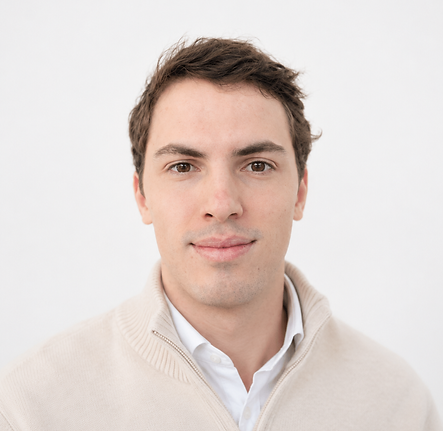 Andrew Headshot.png