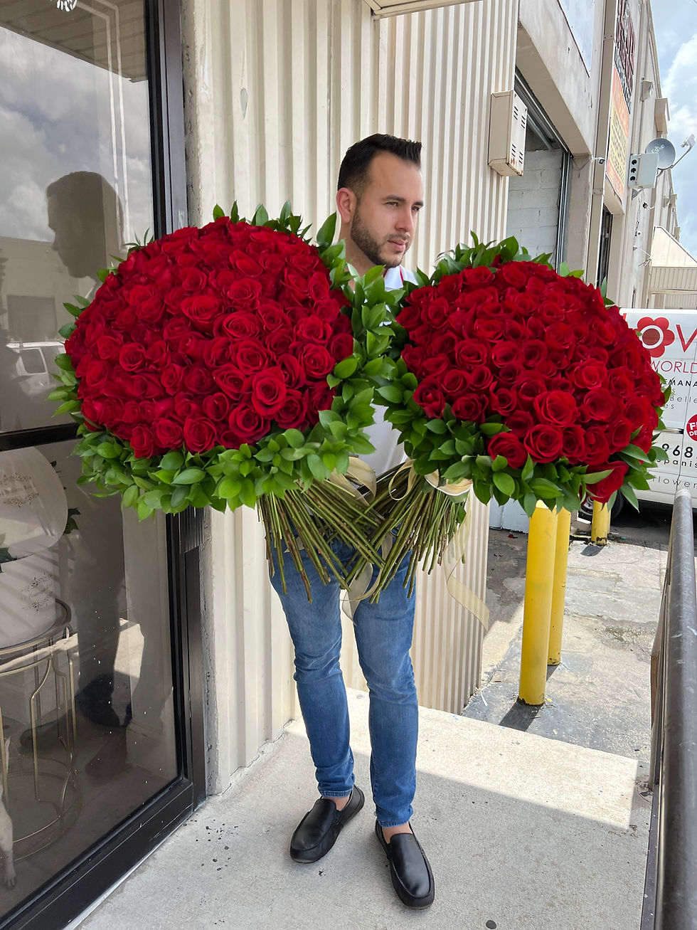 Thumbnail: Long Stem Red Rose Bouquet
