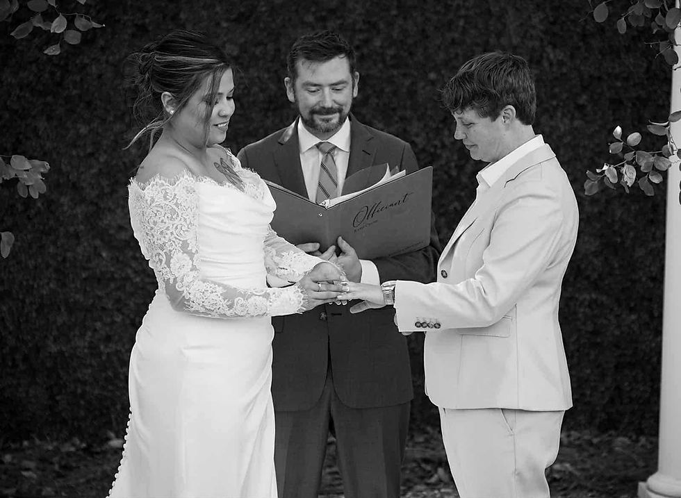 Wedding Officiant in Savannah, GA: A Square, the Beach, or a Venue?
