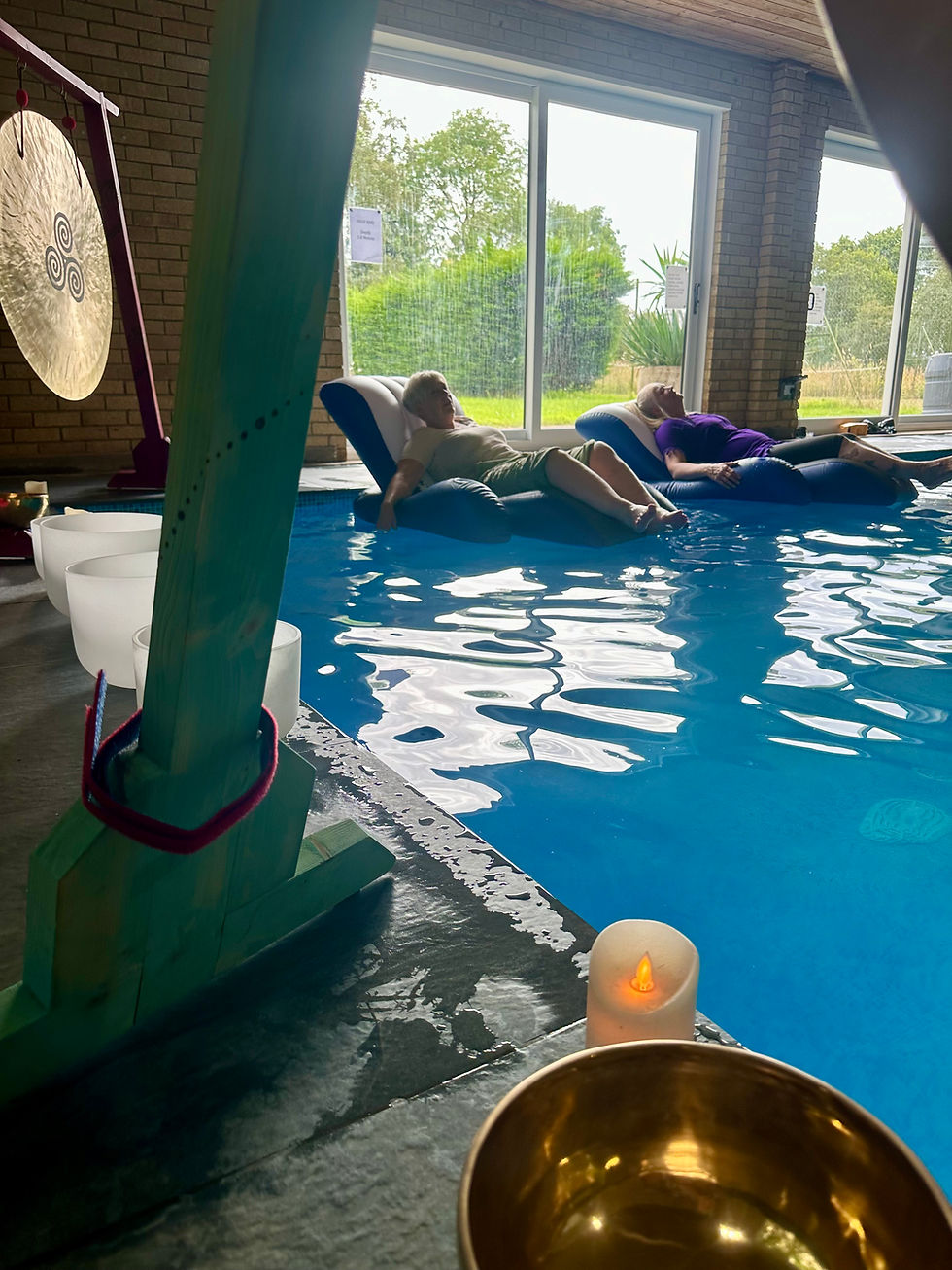 Gong bath in water