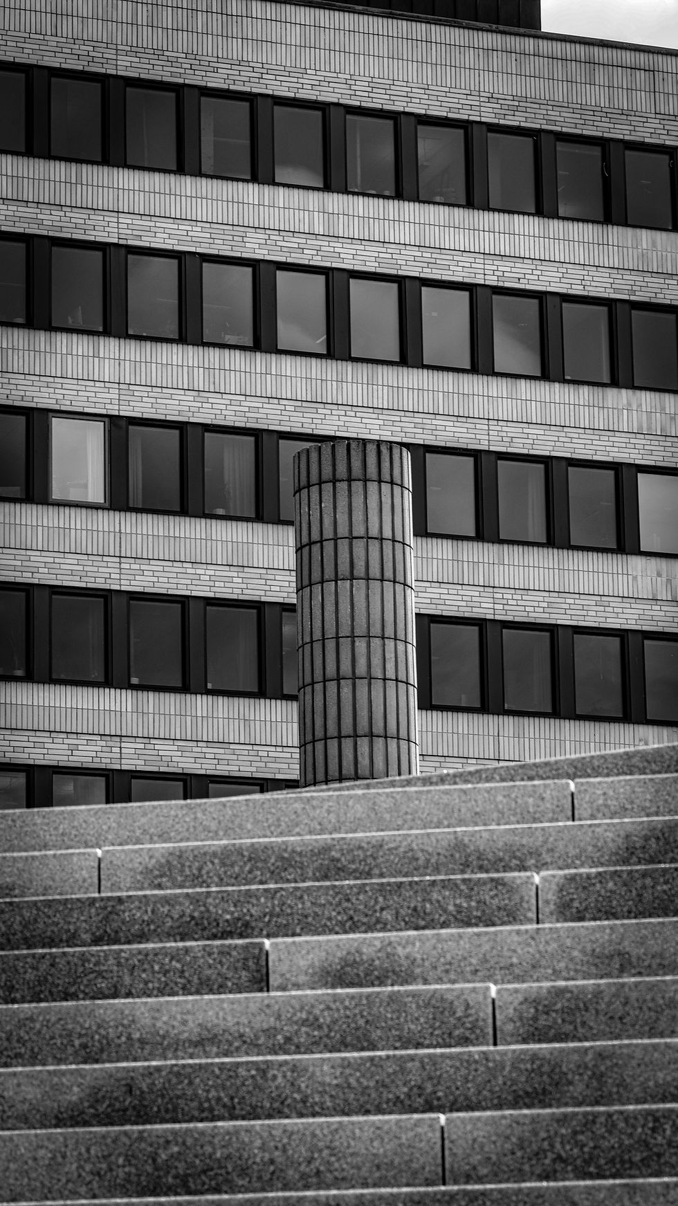 Reframing Conflict: Beyond Black and White Thinking Towards Connection and Growth
