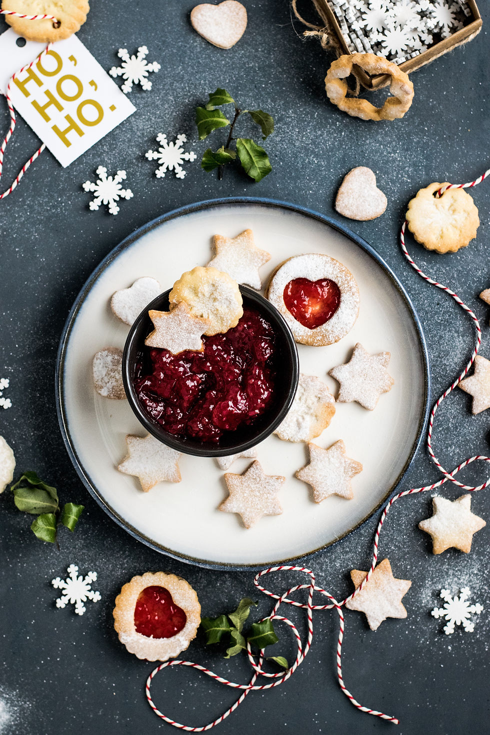 Biscuits au beurre avec confiture