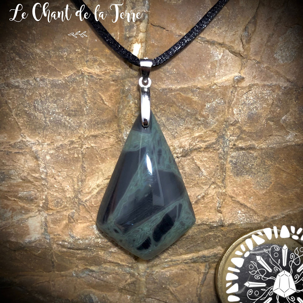 Pendentif obsidienne spider