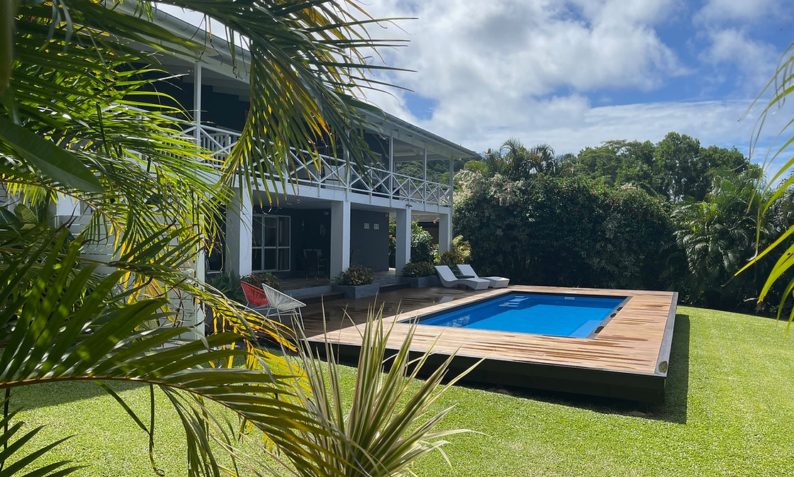 Ambalahouse@muri relax by the pool