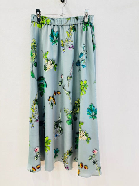 ボタニカルプリントフレアスカート