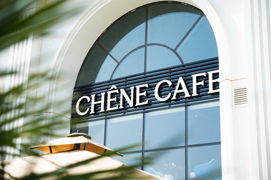 Chêne Café storefront