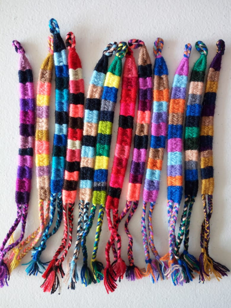 pulsera nahua tejida a mano