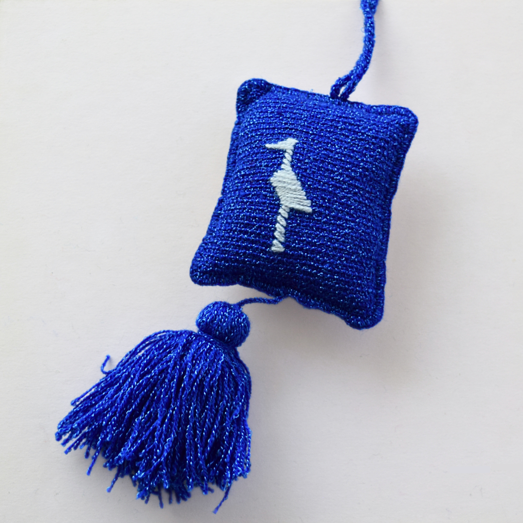 llaverito hecho en telar de cintura de color azul rey