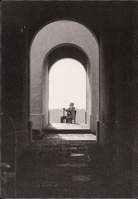 EN EL PRINCIPIO FUE EL VERBO, Y EN EL FINAL, ¿QUÉ?: SOBRE "LA BIBLIOTECA DE BABEL" DE JORGE LUIS BORGES
