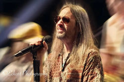 Ethan Foxx sings with Americana