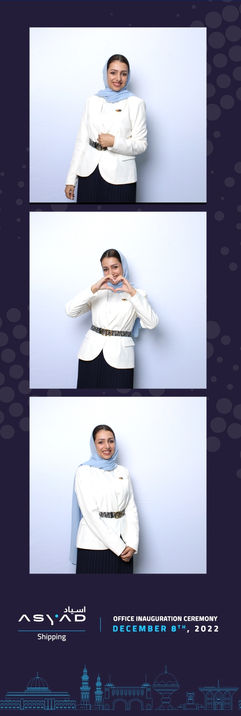 A lady posing for a photo in the photobooth in Singapore

Photo by: Pop Illusion