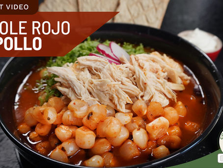 Pozole rojo de pollo