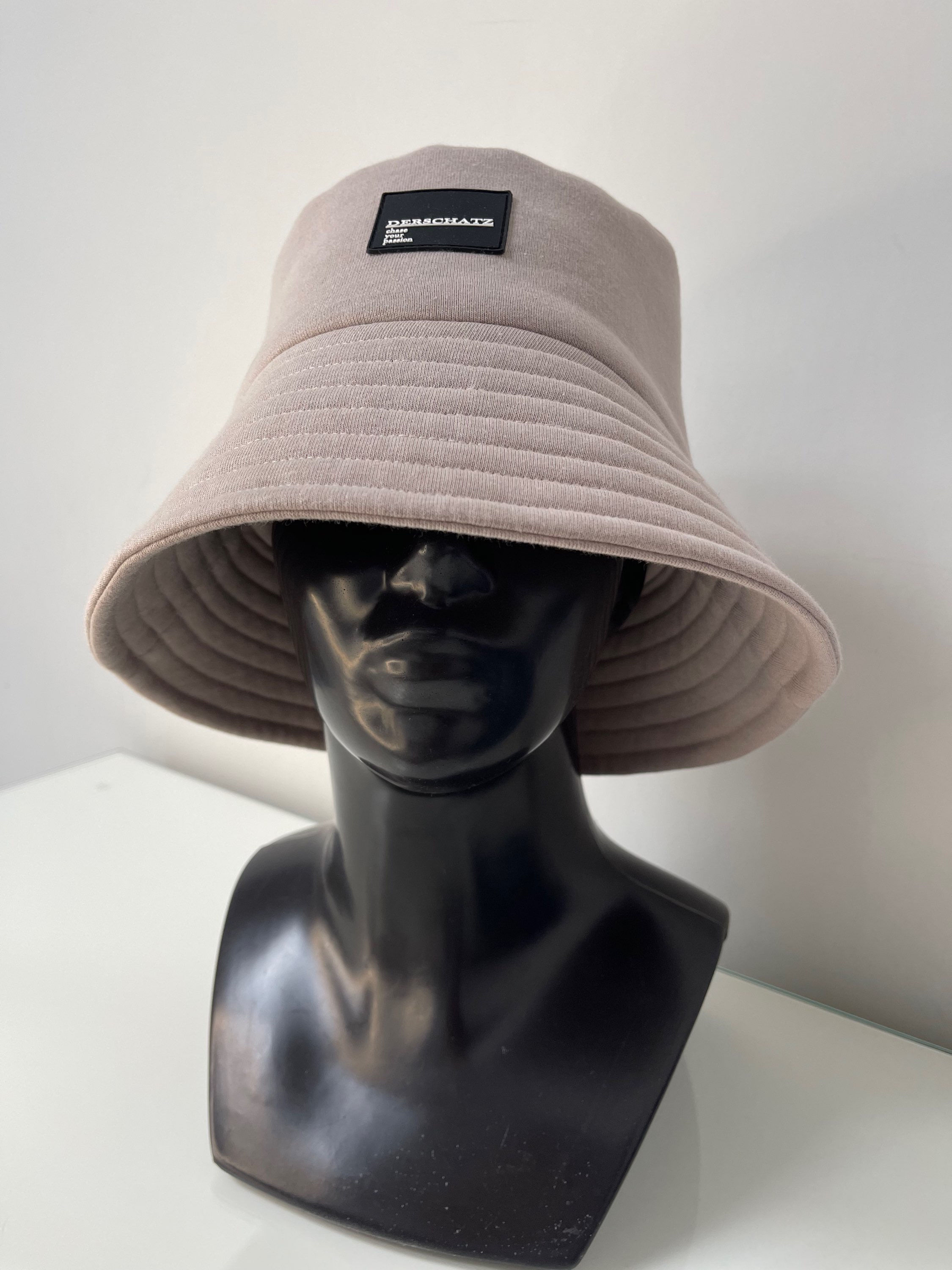 Bucket Hat Atmosphere