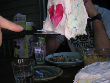 eating "fake" cake : ★ ★ ★ ★ ☆