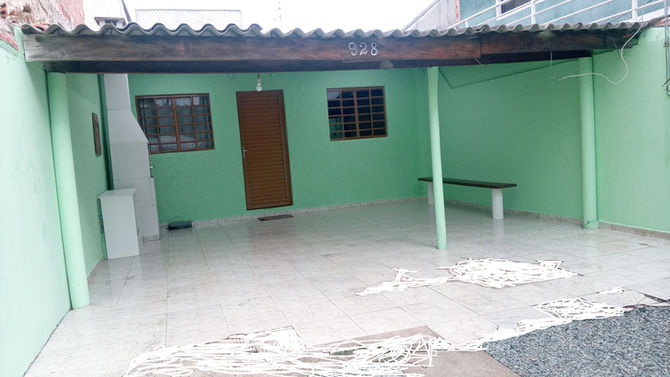 Linda Casa de 3 dormitórios, Sitio Cercado - Curitiba - Pr. R$ 380.000 aceita troca