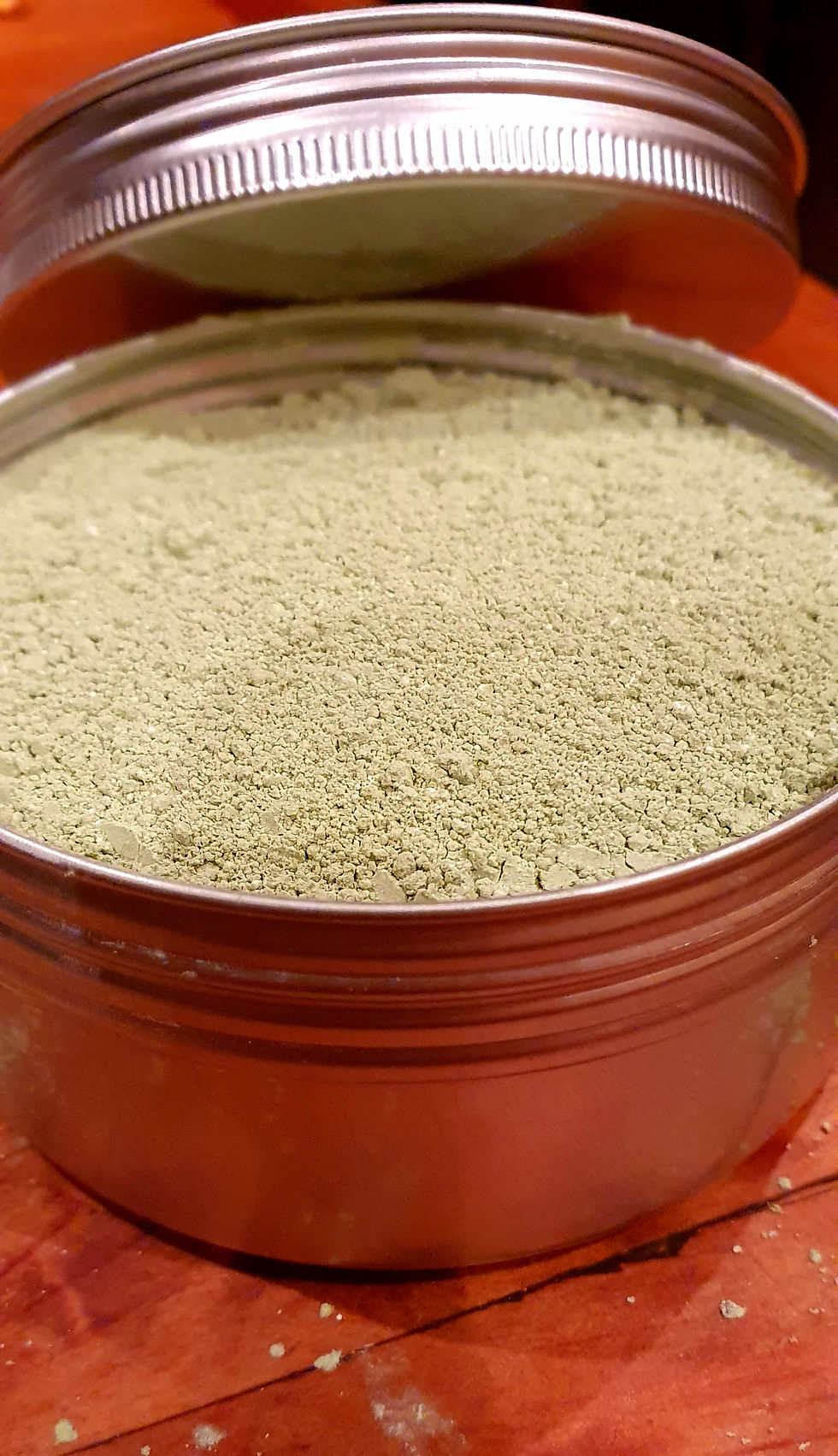 White Clay and Moringa Powder Face Mask