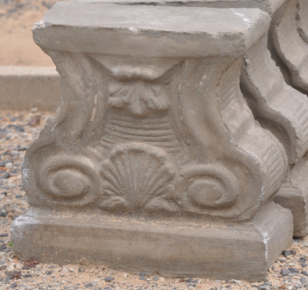 Marinella bench leg