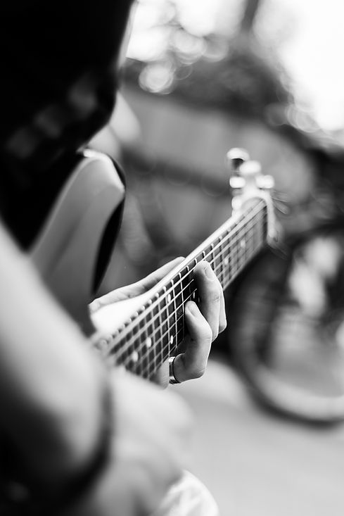 band-black-and-white-blur-435840.jpg