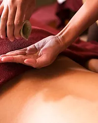 Huile de massage.webp