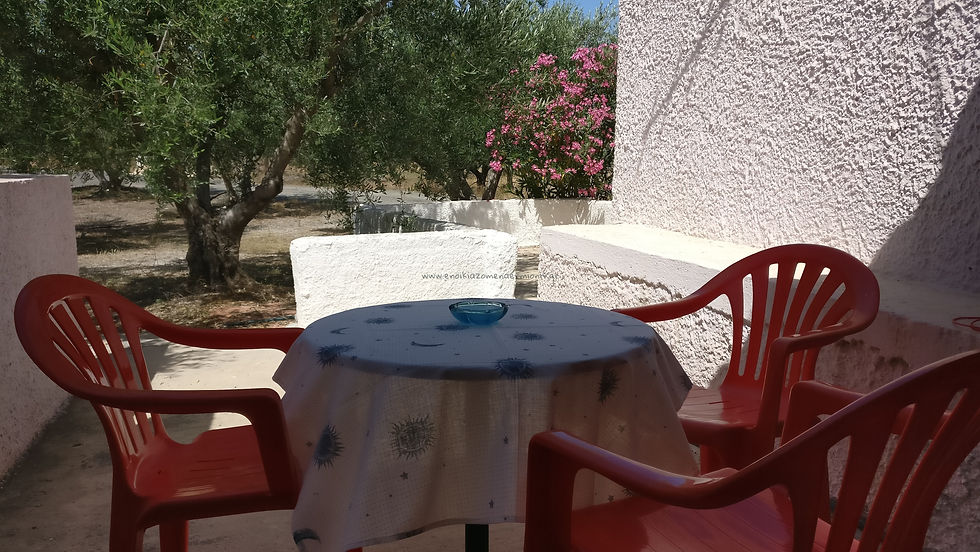 Εξωτερική θέα στο κτήμα τρίκλινου δωματίου