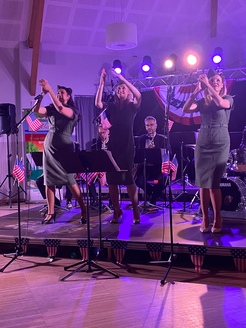 Les Jingle Belles - Swing for Victory!