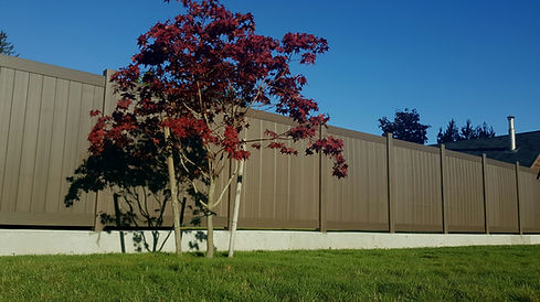 Vinyl_Walnut__Fence.jpg