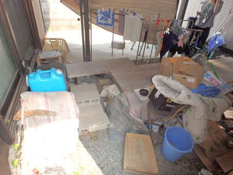 ウッドデッキで移動が安全に！