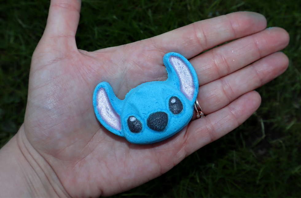 Thumbnail: Mini Stitch Bath Bomb