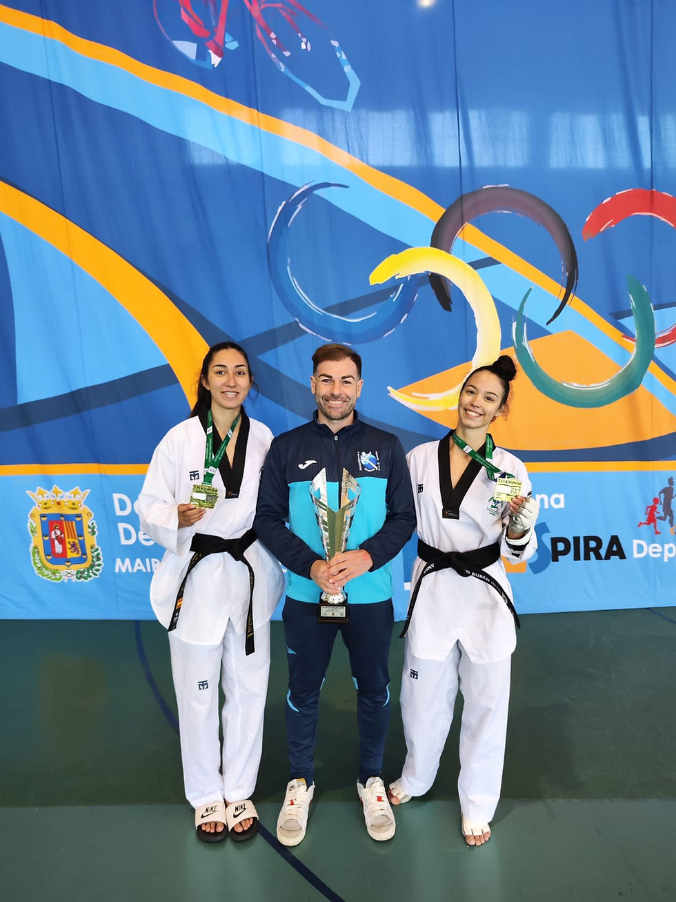Rubén Hita, Carolina Arco y Teo Glodeanu Campeonas Taekwondo Andalucía