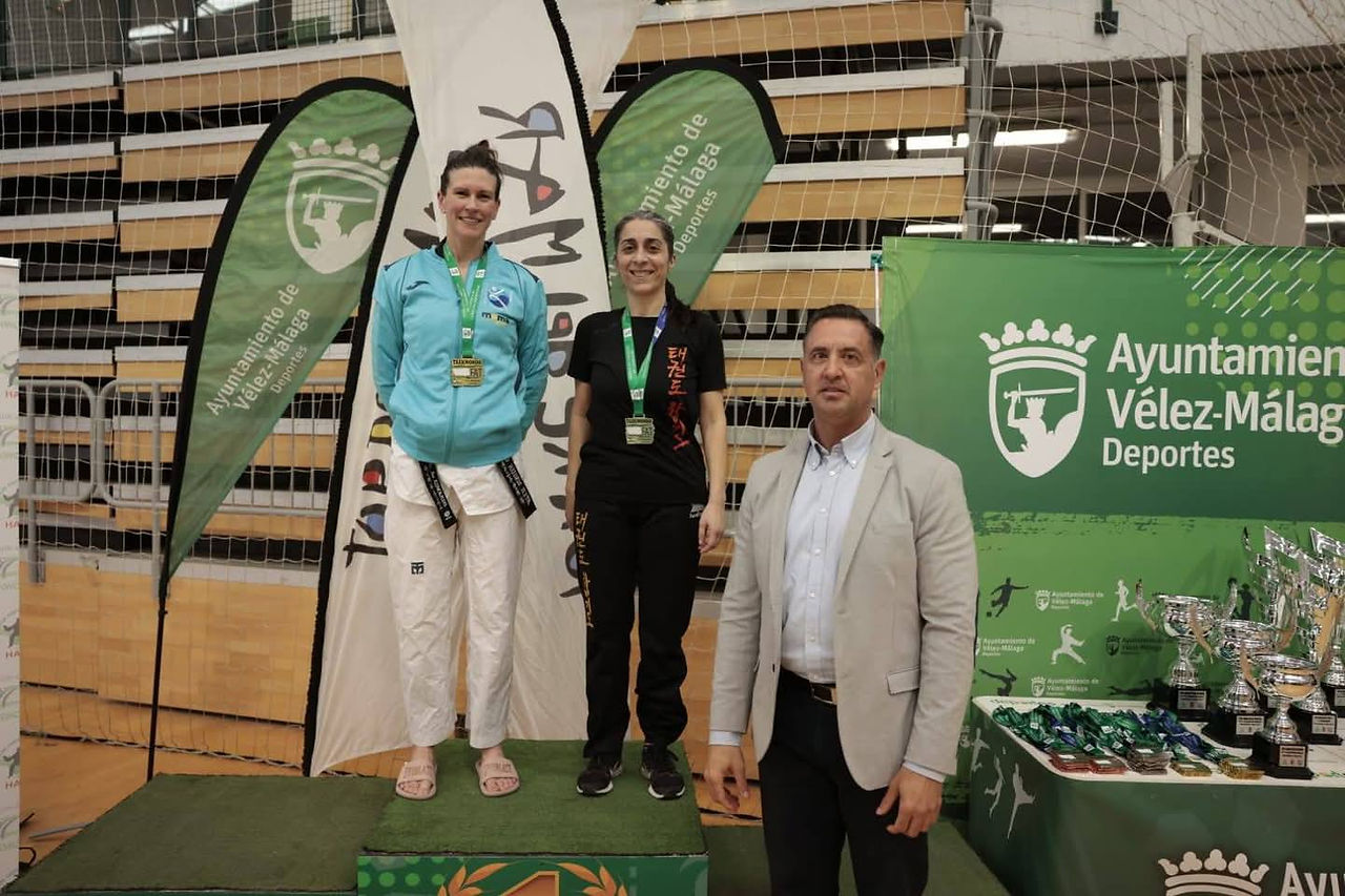 Catherine Edwards Campeona de Andalucía Combate Master Taekwondo Rubén Hita