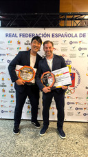 Rubén y Seo con sus premios de la RFET