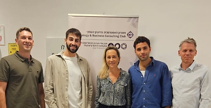 הדוברים באירוע: ניסן לנגברג, לילך אשר טופילסקי ומנהלי המועדון