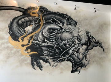 décoration graffiti, décoration japonaise, tattoo shop, dragon japonais, tatouage