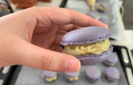 uzuri food review sweet potato macarons