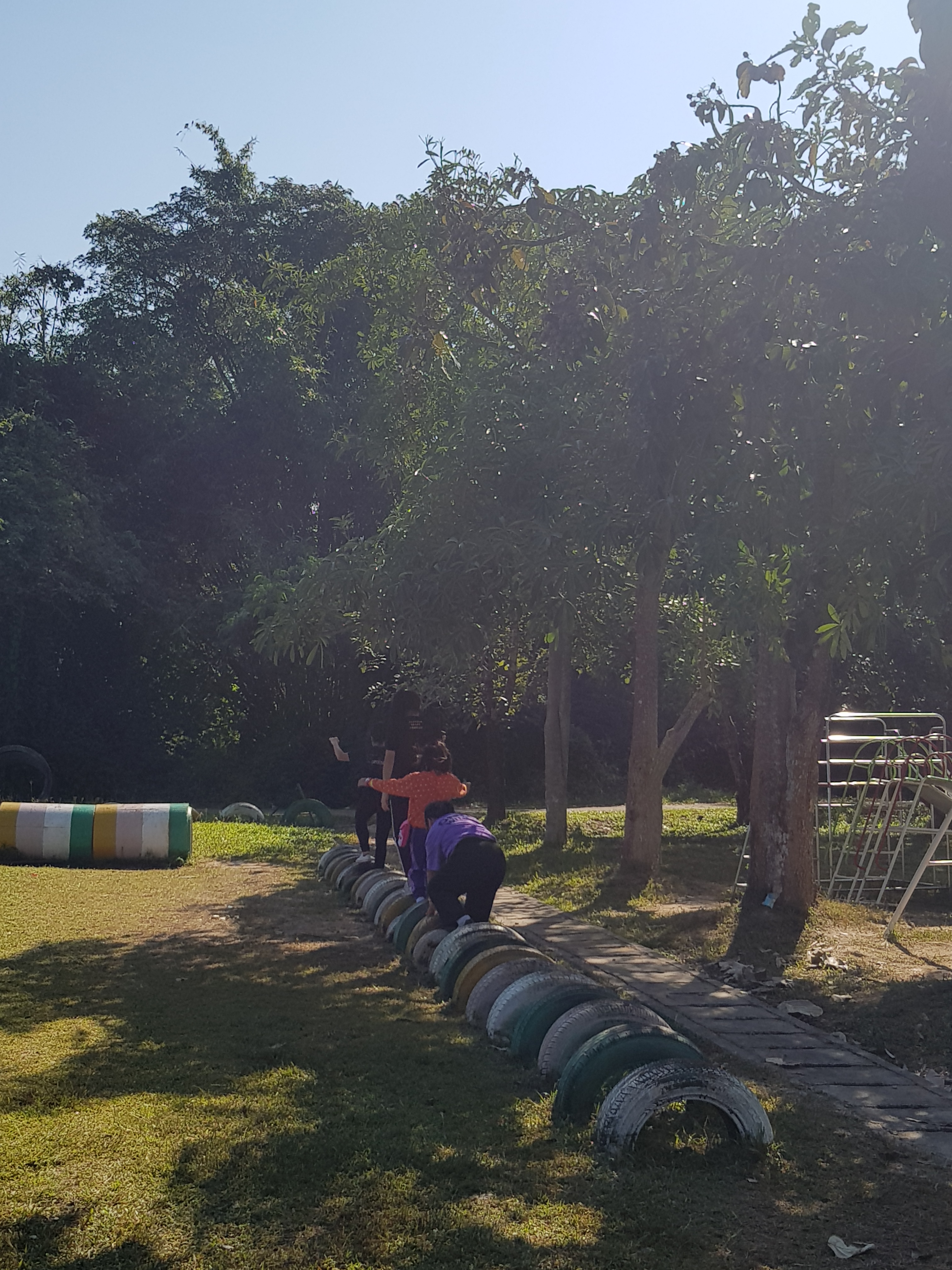 thailand children playing.jpg