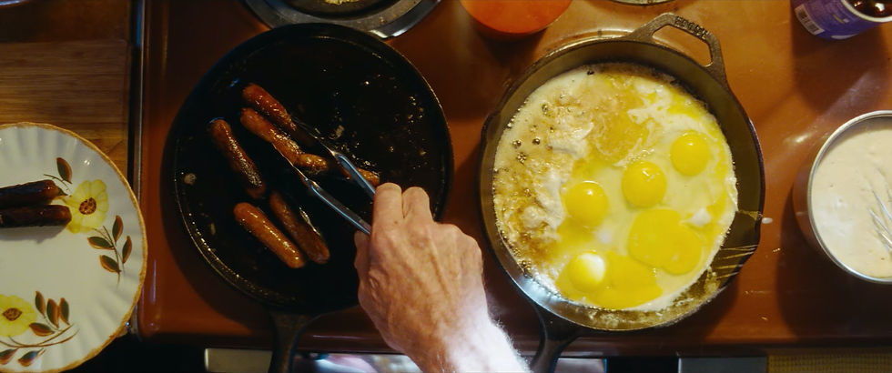 Huevos con salchichas_edited.jpg