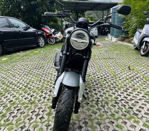 Аренда байка Yamaha XSR 2021-2022гг. в Drive Your Travel на острове Пхукет (вид спереди)