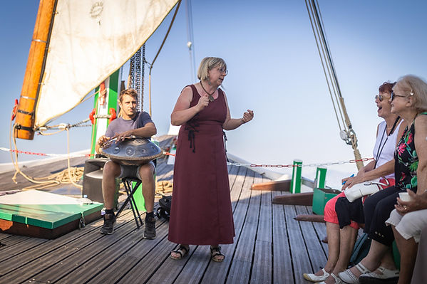 Sur la barque "La Savoie"