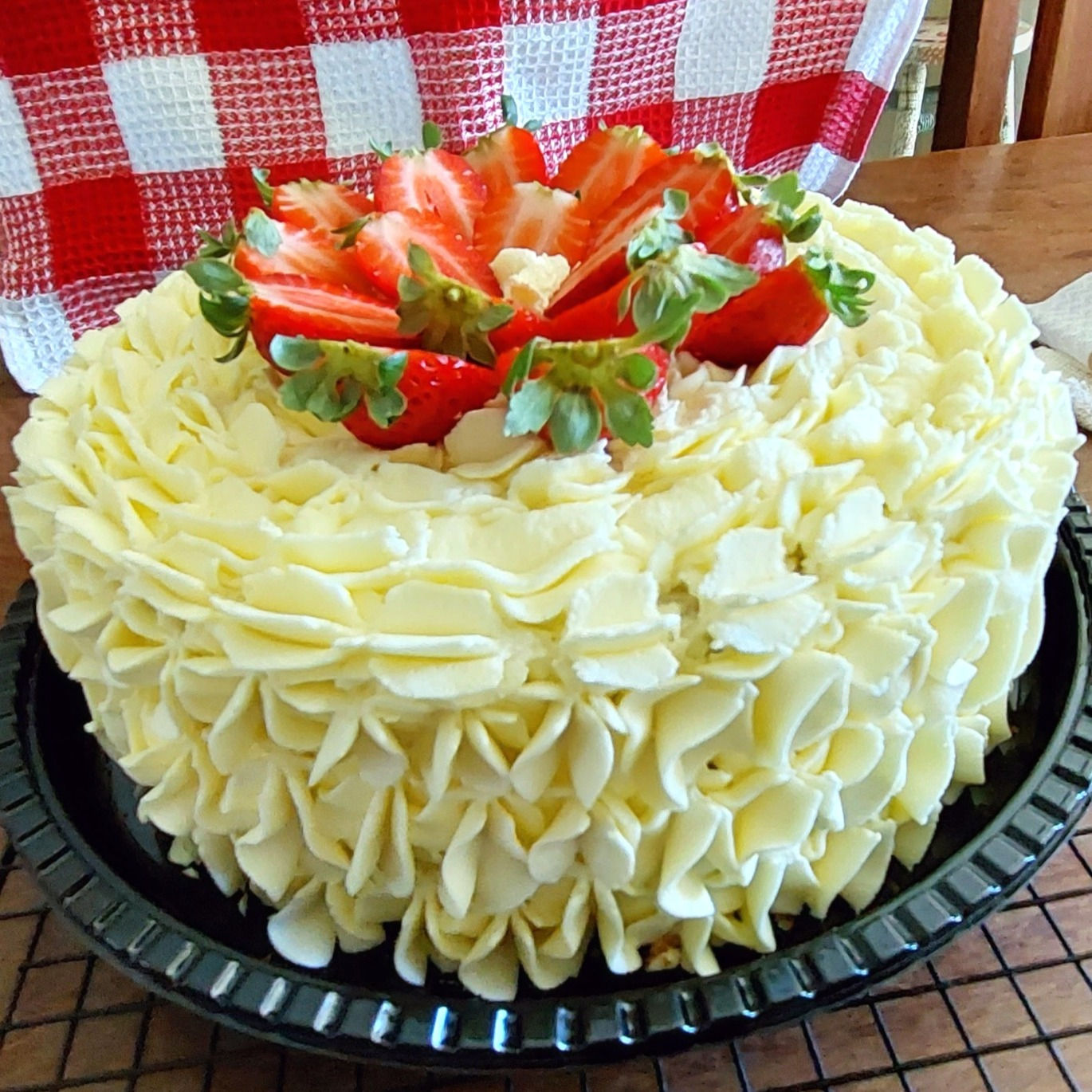 Torta Nata com Morango Média