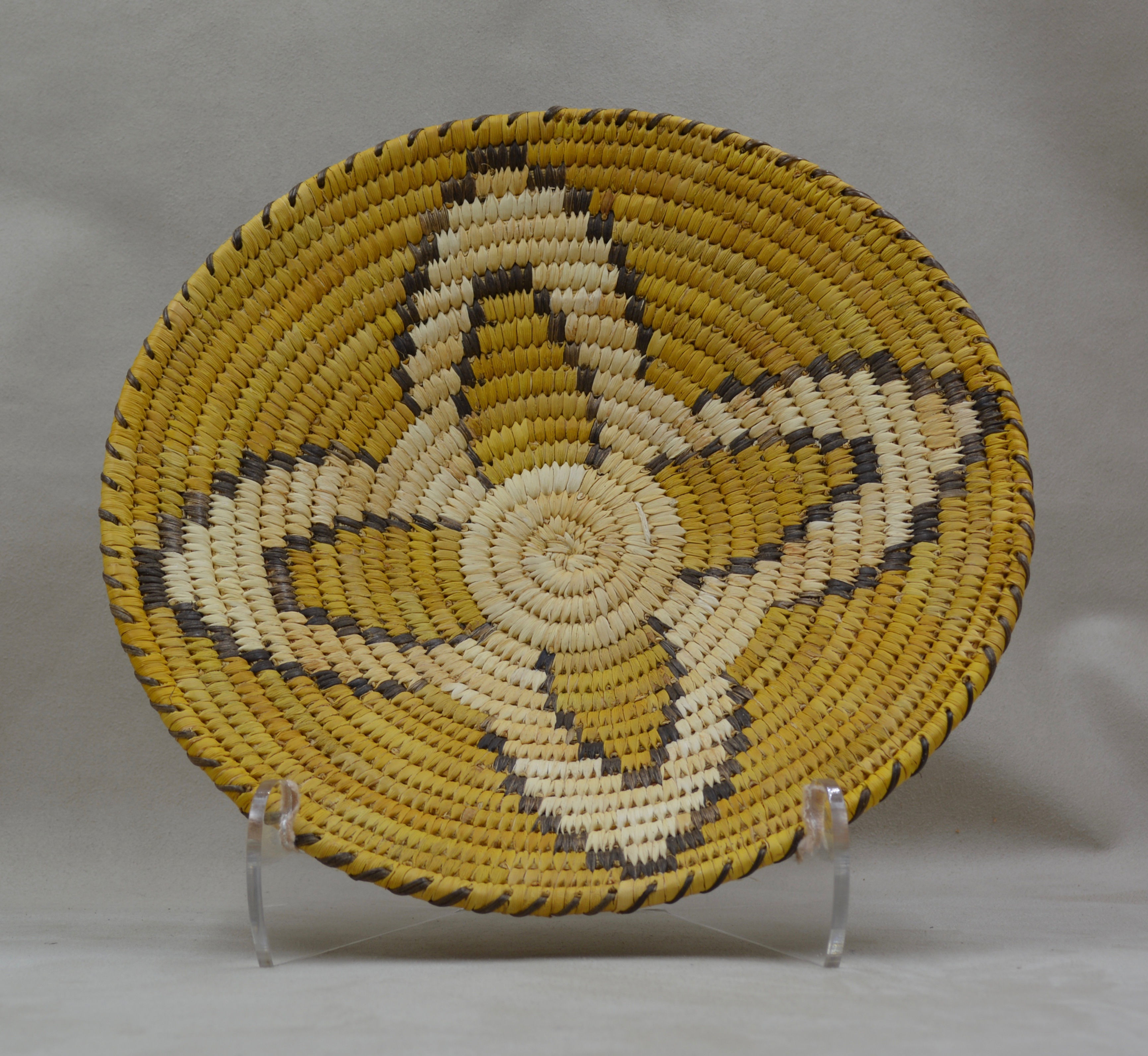 Papago Basket #19 // 10" x 3"