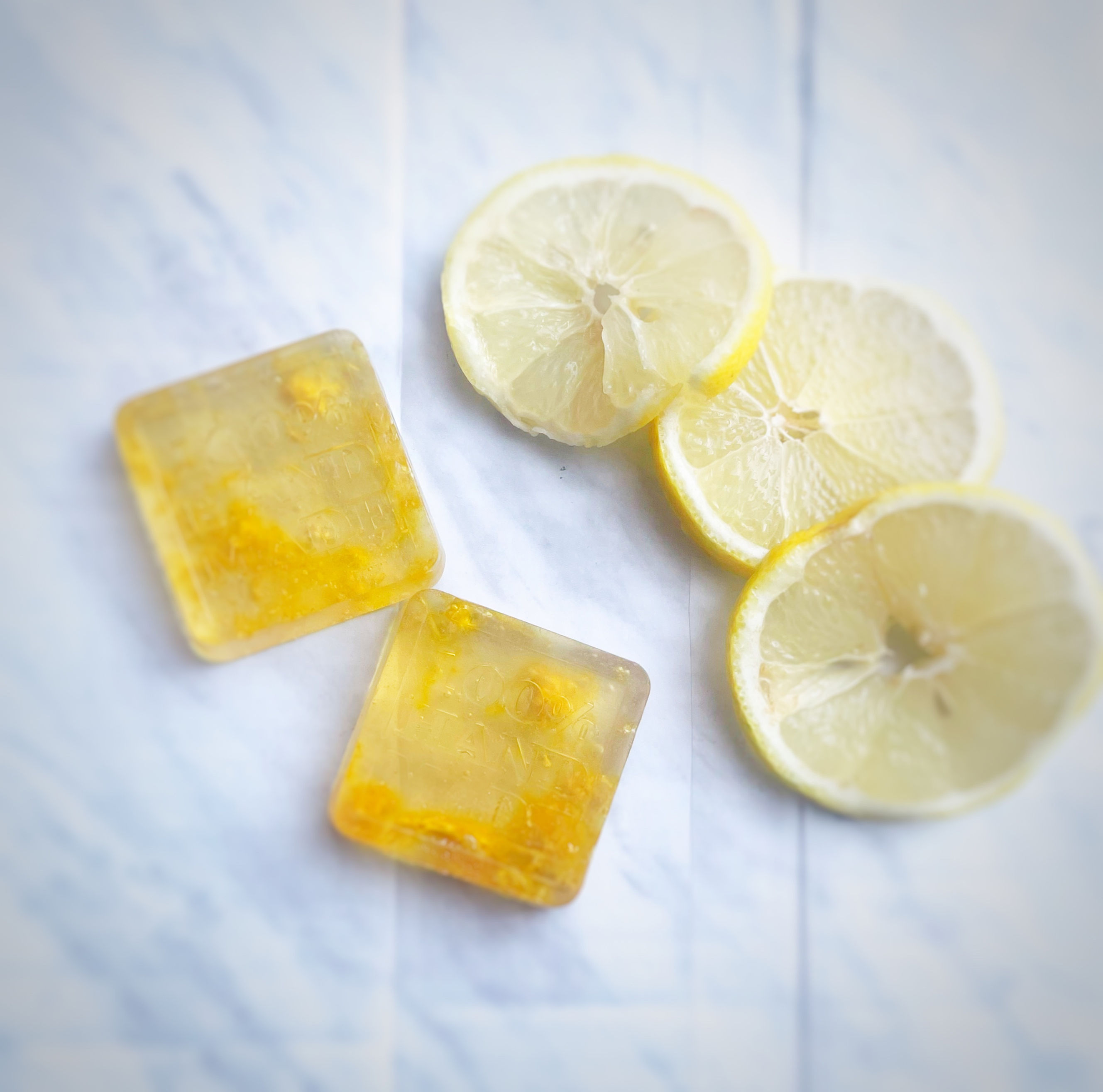 ‘GET SUDSY!’ Manuka Honey & Lemon Lather Bar
