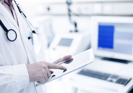 Doktor Using Digital-Tablette