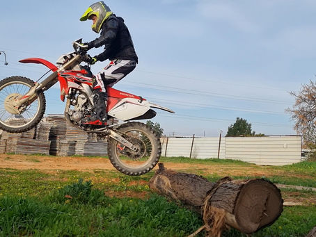 Keeping peg grip during a jump