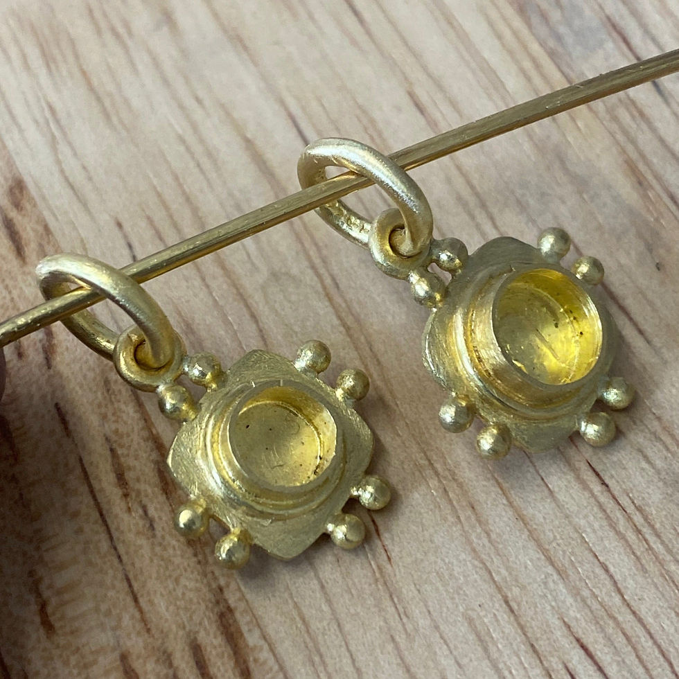 Thumbnail: Diamond totem pendant
