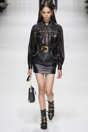 MILAN S/S 2018 - HIANDRA MARTINEZ for VERSACE