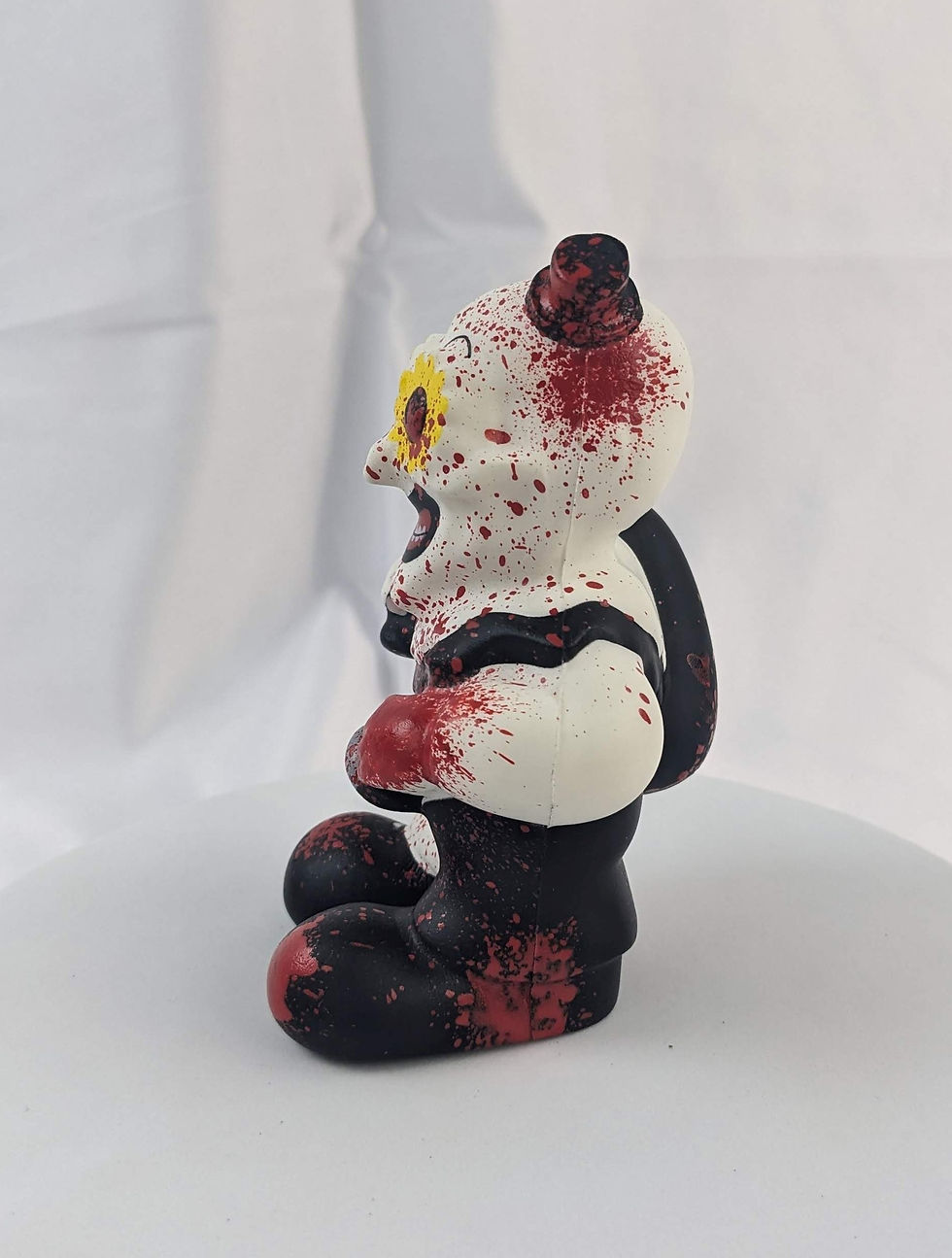 Thumbnail: Smashies Terrifier Art the Clown Bloody Ver. PX Previews Exclusive Stress Ball