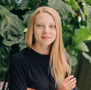 MirandaStrasser_Headshot_AThousandWordsPotography_July2023_ (110).jpg