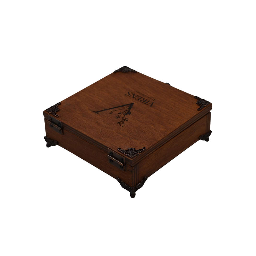 Thumbnail: Özelleştirilebilir Ahşap Kutu Metal Aksesuarlı Retro 14x14cm